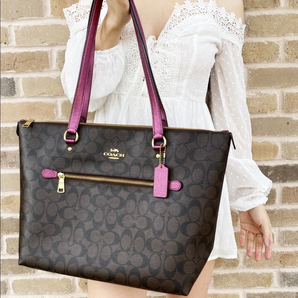 Gaby’sBags👜💕-NWT Coach city zip tote - Picture 7 of 7